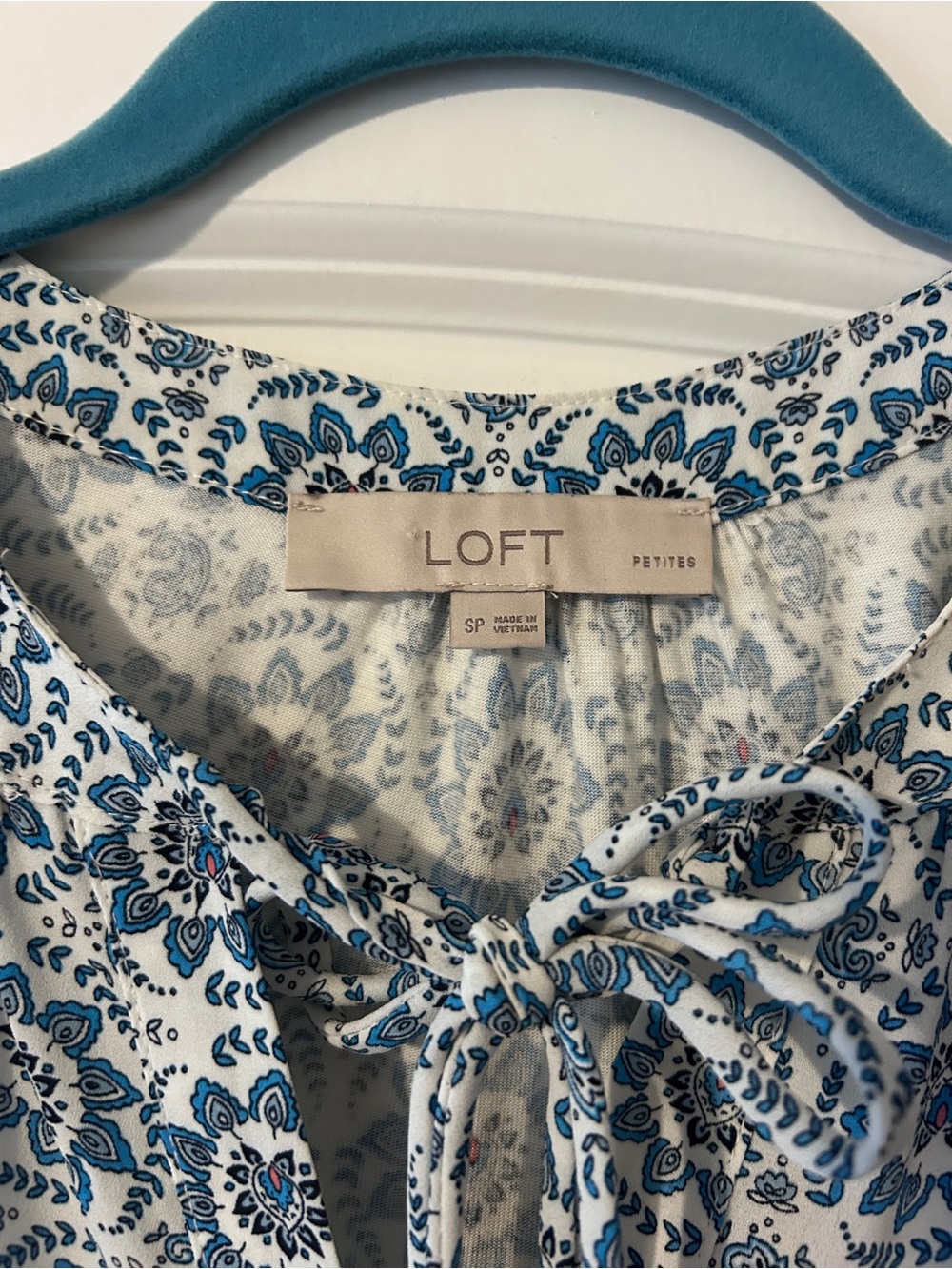 LOFT White and Blue Floral Tie-Neck Sleeveless Camisole - Picture 2 of 4